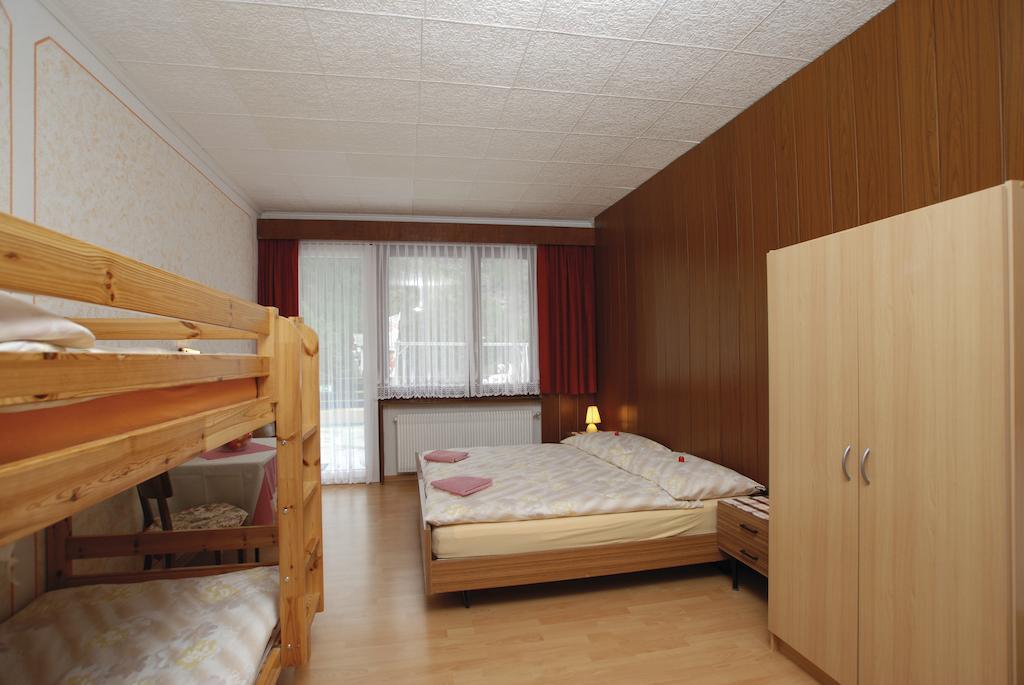 Pension Schoenblick Saas-Grund Quarto foto